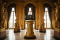 Duffle Baroque Pedestal